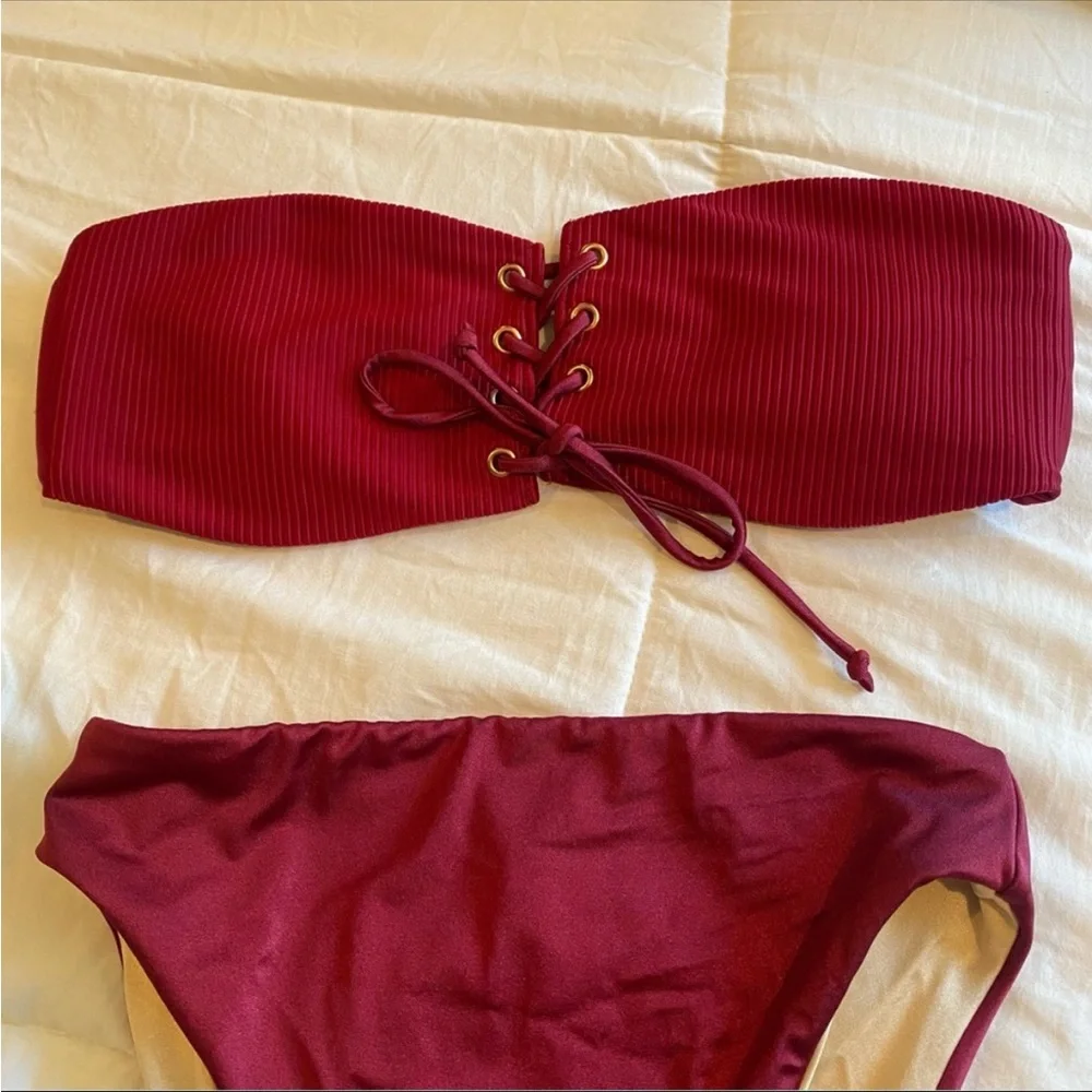 Bikini - Picture 3 of 4